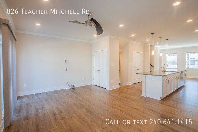 Building Photo - 826 Teacher MItchell Rd