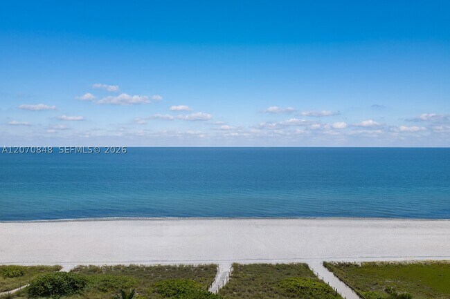 Building Photo - 5875 Collins Ave