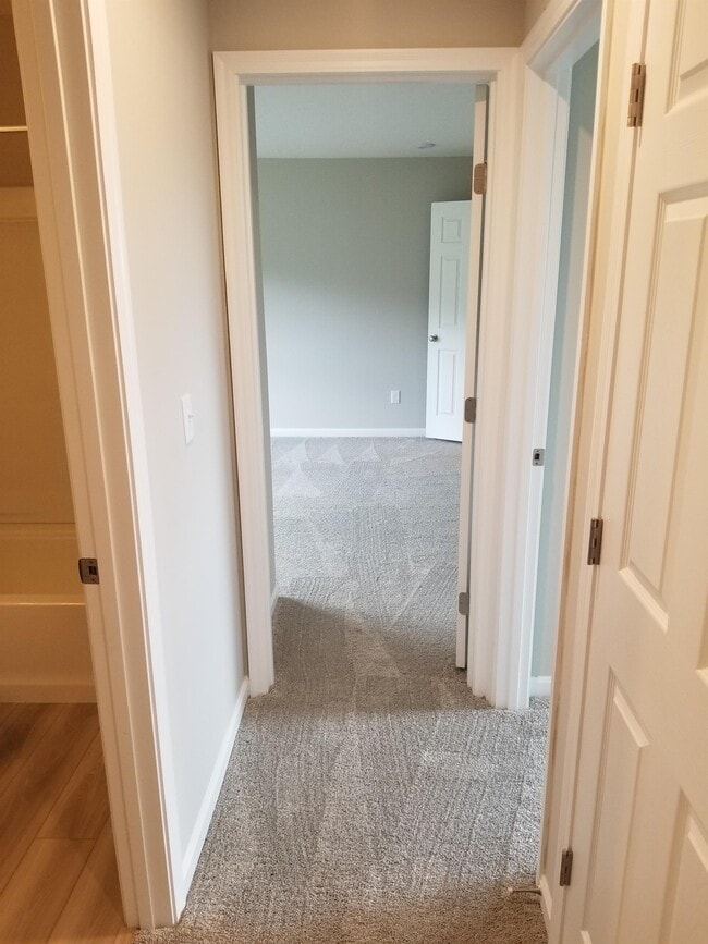 Building Photo - 1389 Meadowrun Ln