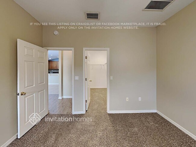 Building Photo - 35001 Meadow Reach Dr