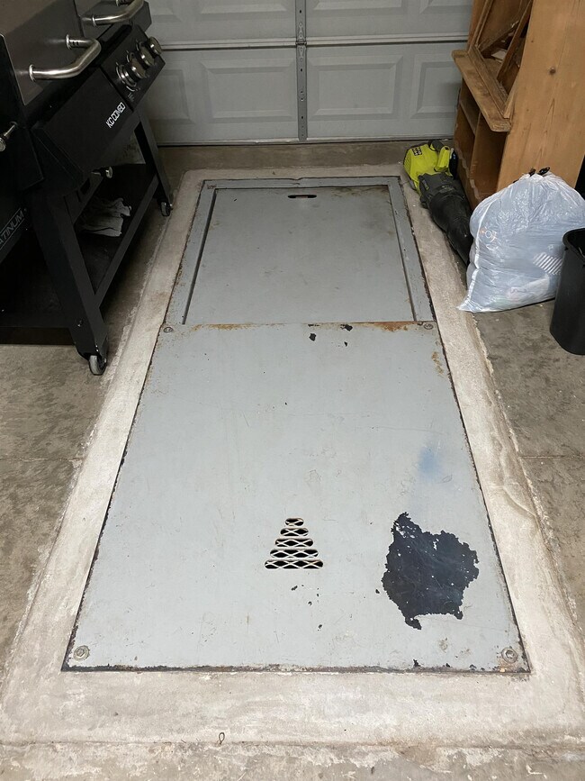 Building Photo - 812 Ryan Rd