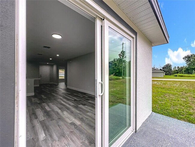 Building Photo - 527 Marion Oaks Ln