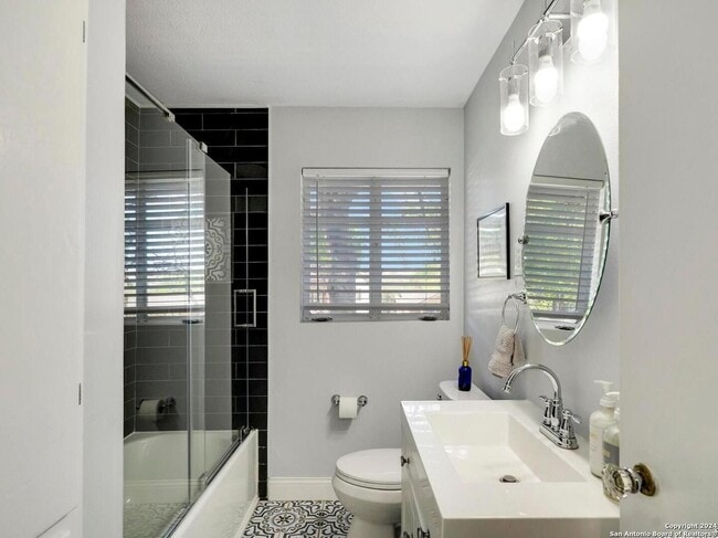 Building Photo - BEAUTIFUL TERRELL HEIGHTS 2-BEDROOM HOME ON LARGE CORNER LOT