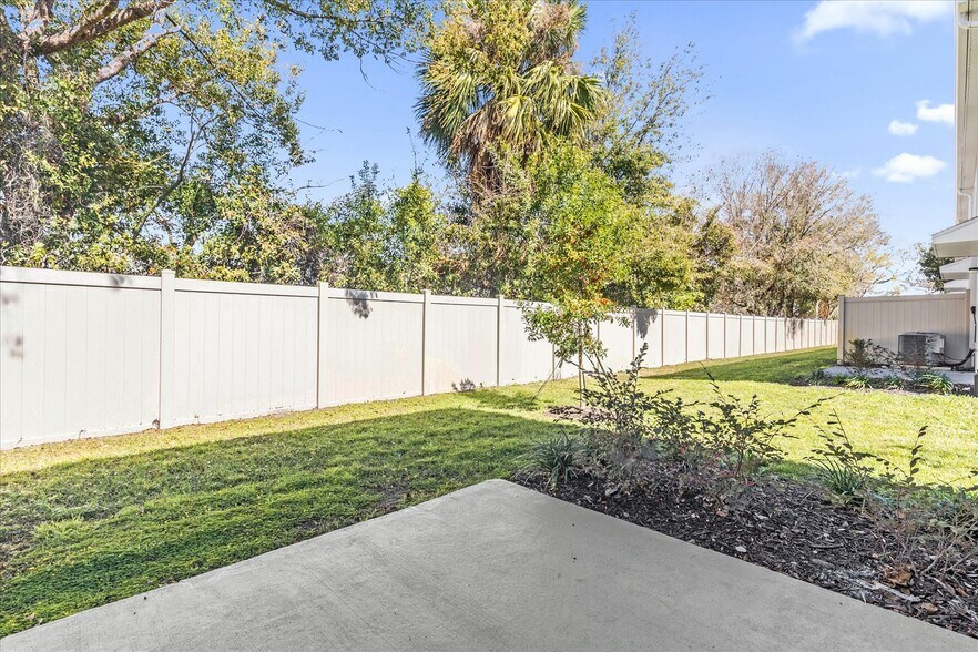 Building Photo - 6316 Sophie Oaks Ct