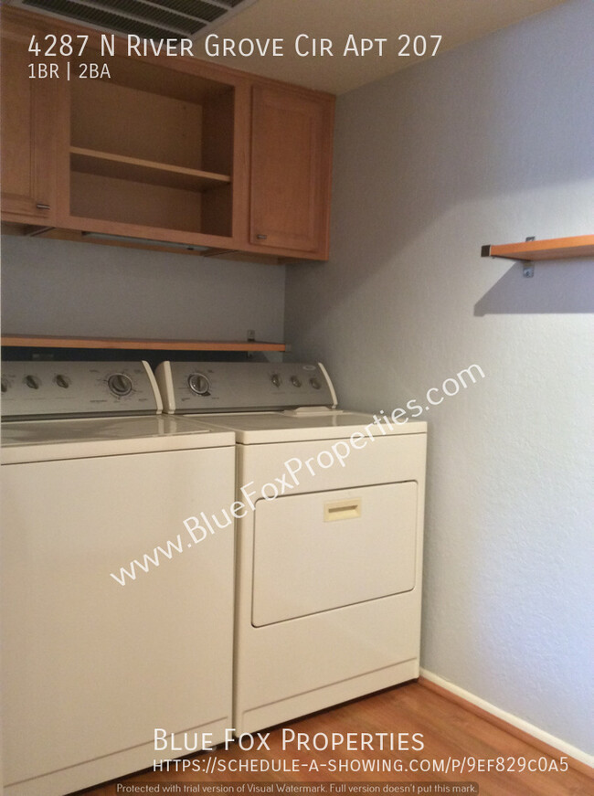 Building Photo - Beautiful Condo 10mins to UofA!