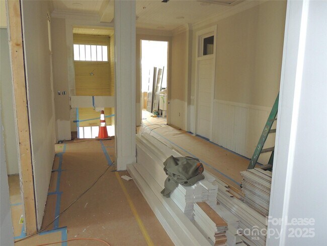 Building Photo - 125 Central St