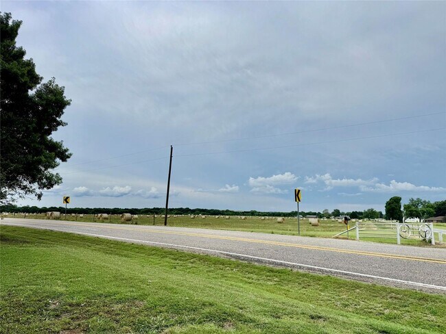 Building Photo - 1197 FM 697