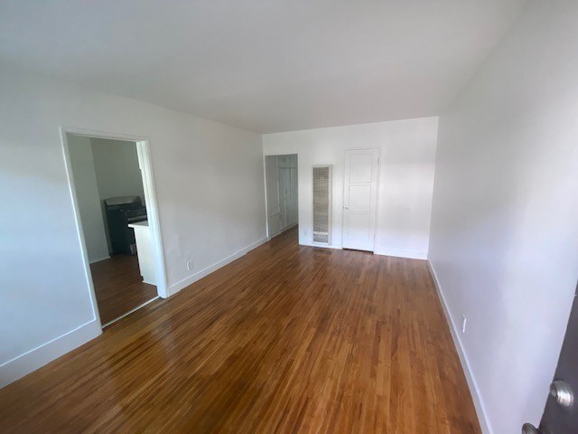 Floorplan - 17037/17043/17049 Vanowen St.