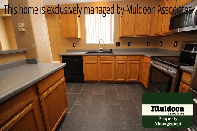 Building Photo - Strawberry Field gated community condo