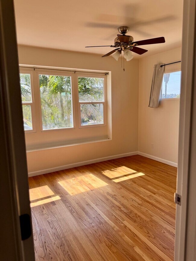 Building Photo - Beautiful 3BR 2.5 BA Hoyse in Allied Gardens