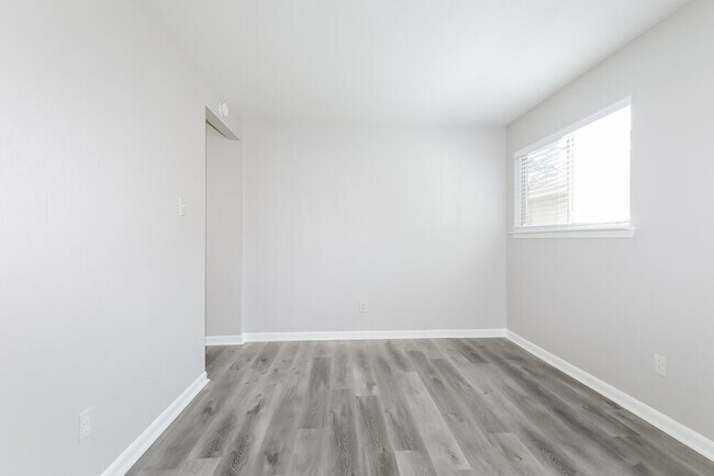 Building Photo - 15111 Western Skies Dr