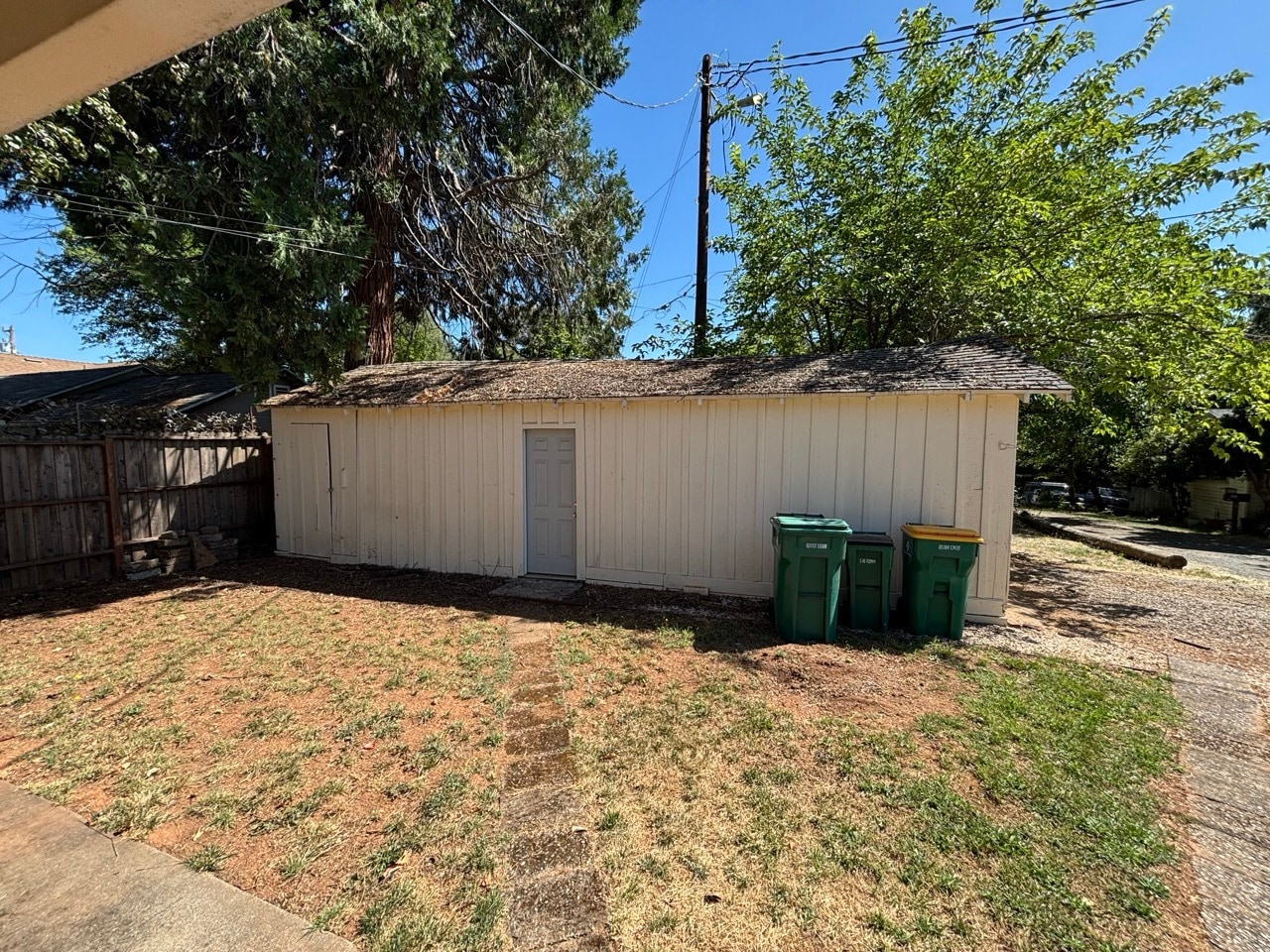 Building Photo - 582 Olivene Ct