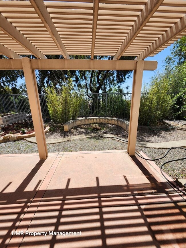 Building Photo - Beautiful two-story in Hunter's Ridge