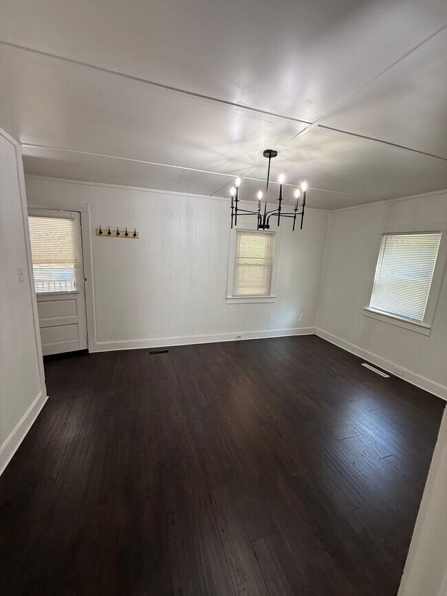 Building Photo - 136 Bridge Valley Rd