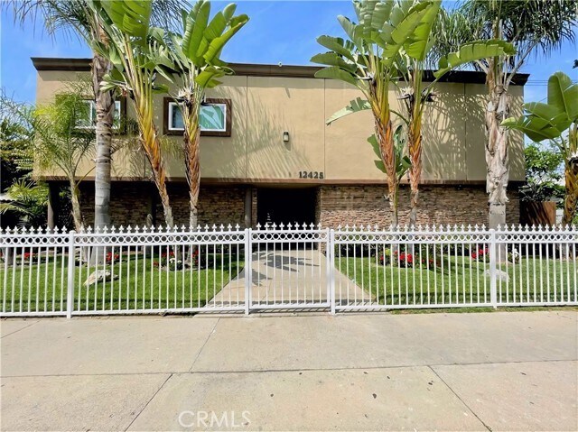 Building Photo - 12437 Harris Ave