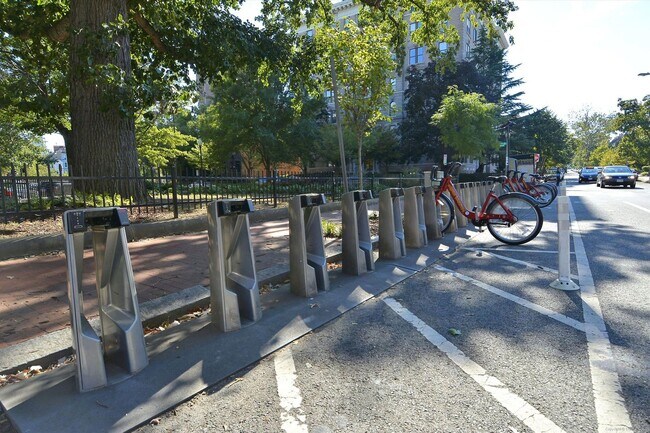 Building Photo - Modern 1BR/1BA in the Heart of Columbia Heights