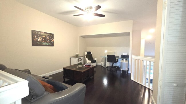 Building Photo - 504 W Palm Aire Dr