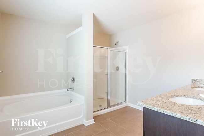 Building Photo - 134 Rosegate Dr