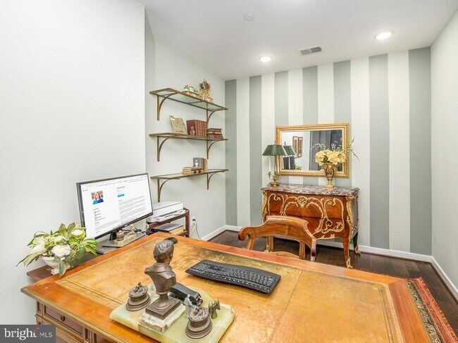 Building Photo - 3989 Norton Pl