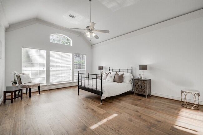 Building Photo - 5534 Honor Dr