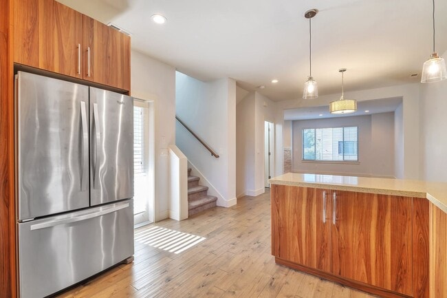 Building Photo - 309 S 47th St