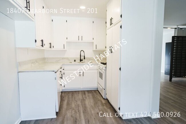 Building Photo - 18407 Dearborn - Gorgeous, fully renovated...