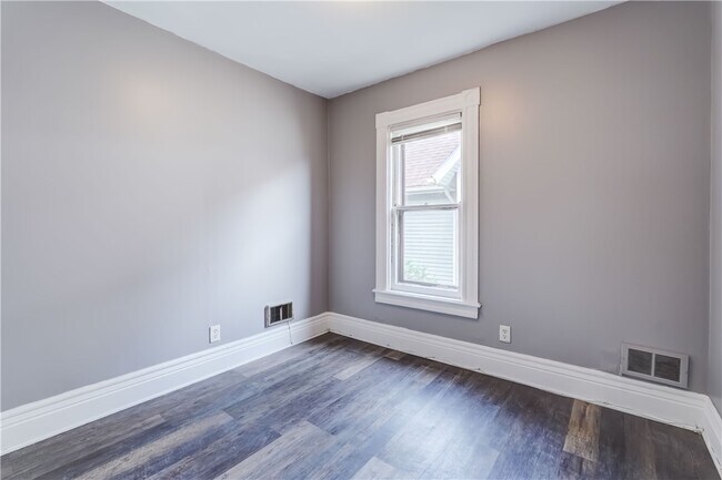 Building Photo - 161-163 Hamilton St