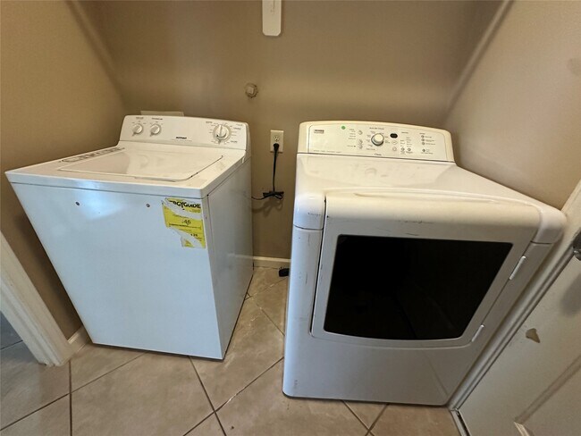 Building Photo - 27511 Gatlin Ln