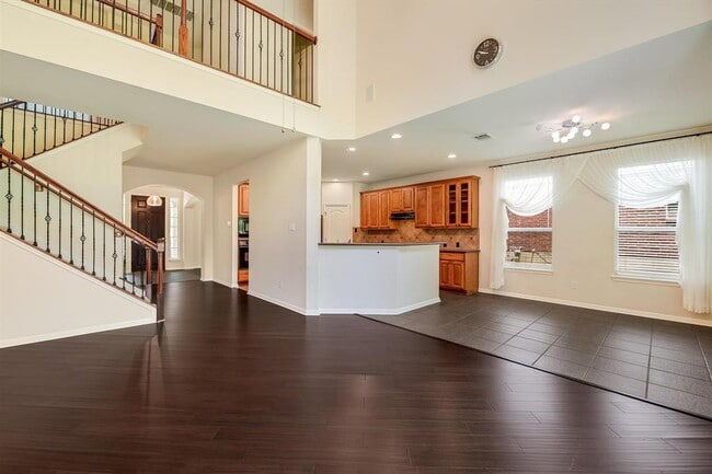 Building Photo - 1548 Homewood Cir