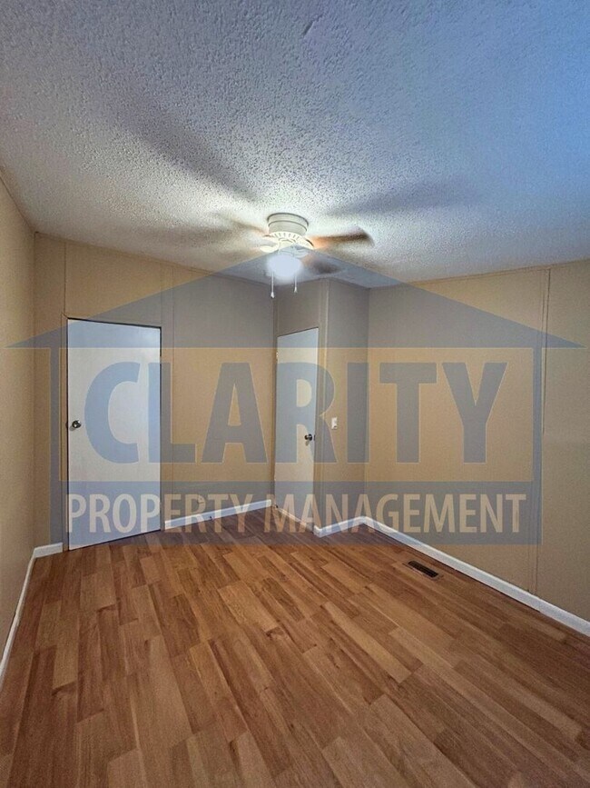 Building Photo - Spacious 4-Bedroom, 2-Bath Home!