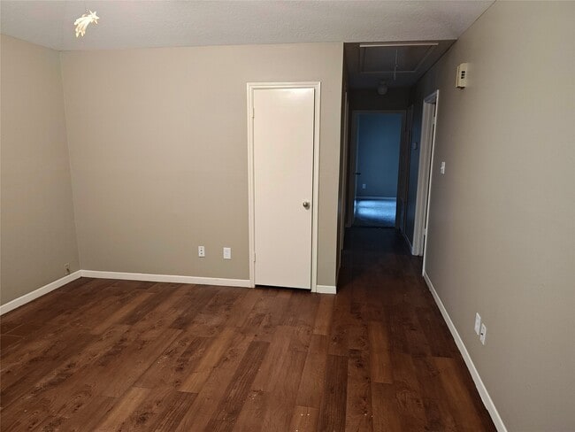 Primary Photo - 11514 Meadow Ln