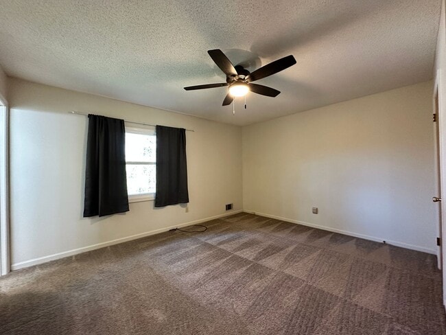Building Photo - 3 Bed/2 Bath in Harlem, GA with Sunroom & ...