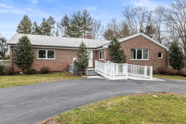 Building Photo - 744 Neponset St
