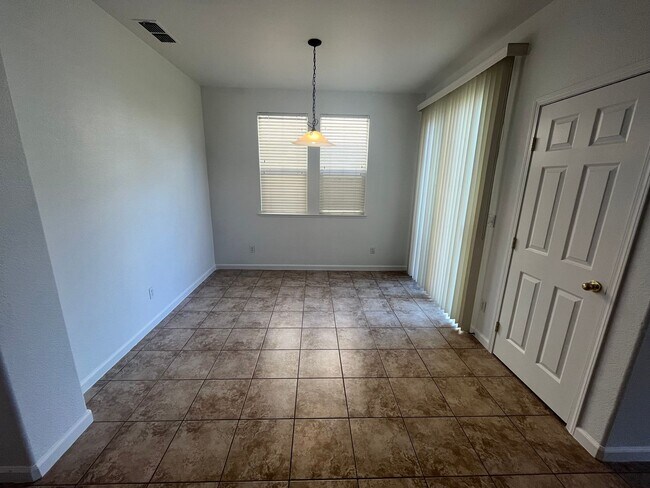 Building Photo - 6 Bedroom, 3 Bathroom Executive Anatolia H...