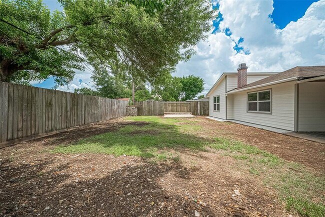 Building Photo - 2219 Raspberry Ln