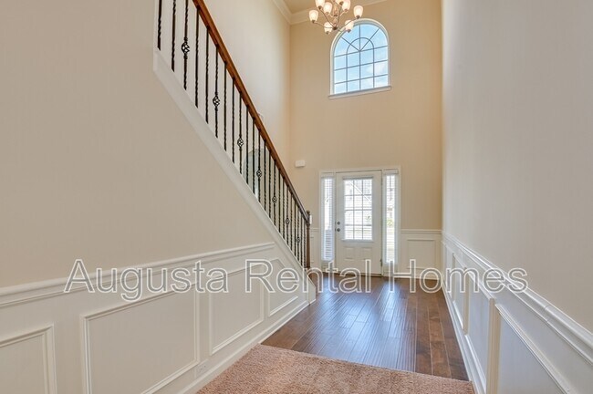 Building Photo - 5014 Vine Ln