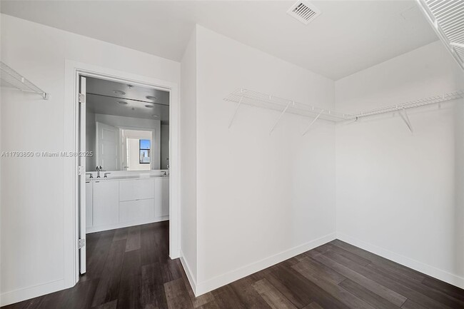 Building Photo - 555 NE 8th St