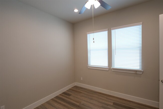 Building Photo - 9004 Lonestar Creekbend Ln