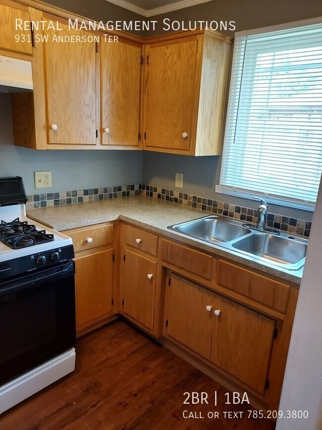 Building Photo - 931 SW Anderson Ter- 2 BED/1 BATH