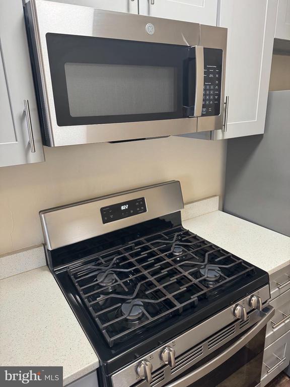 Building Photo - 1809 18th St SE