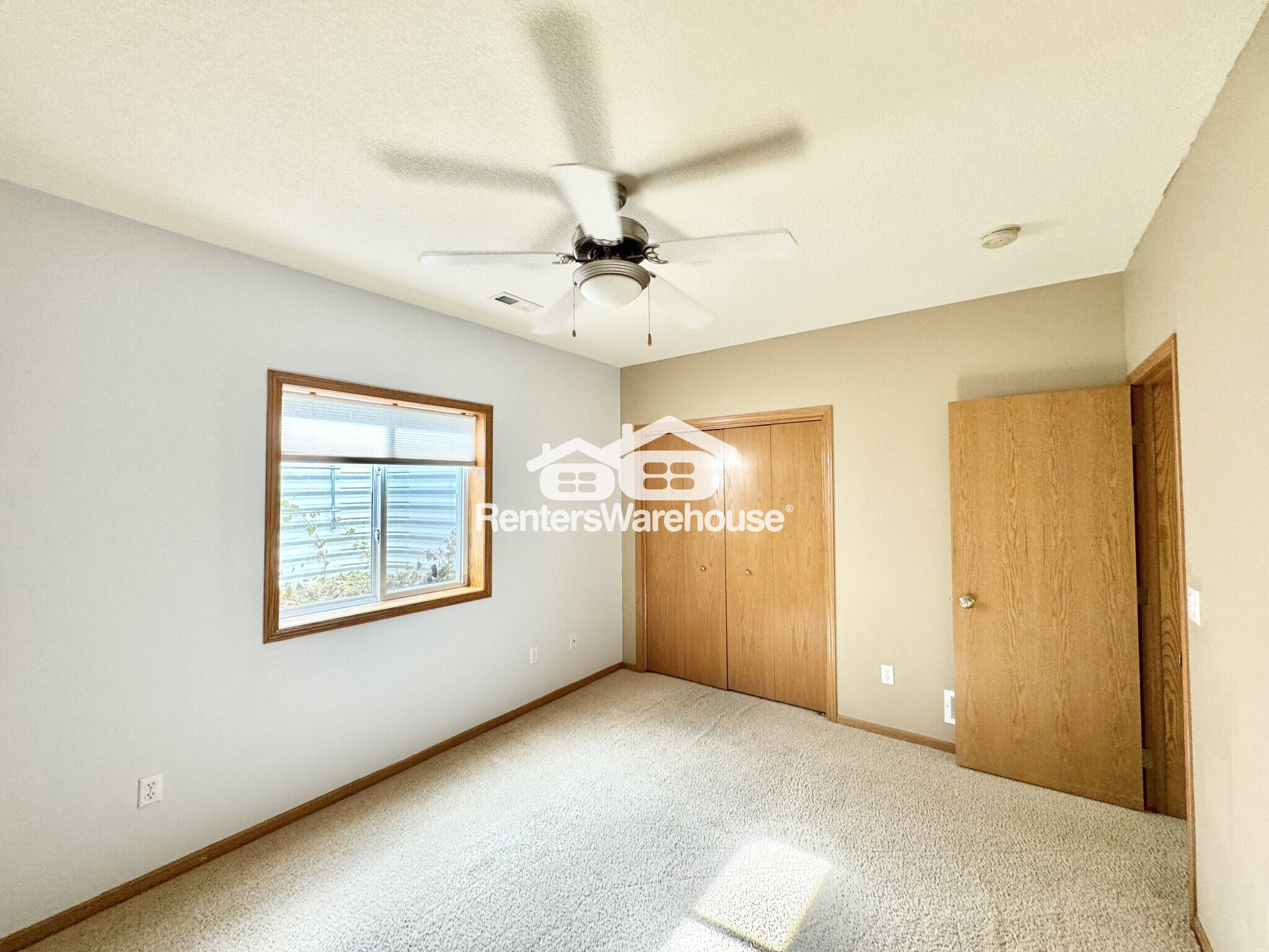 Building Photo - 2011 E 1st Ave