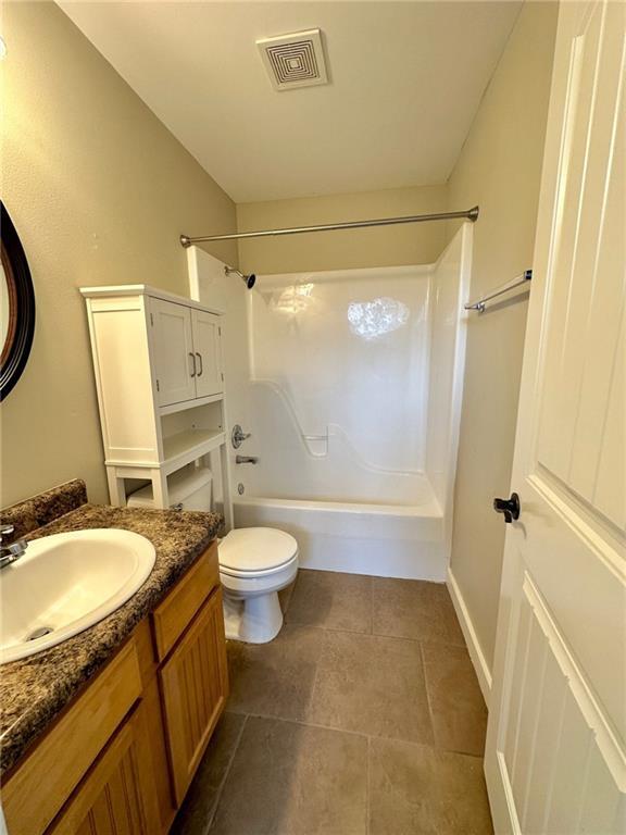 Building Photo - 2209 Ellington Dr