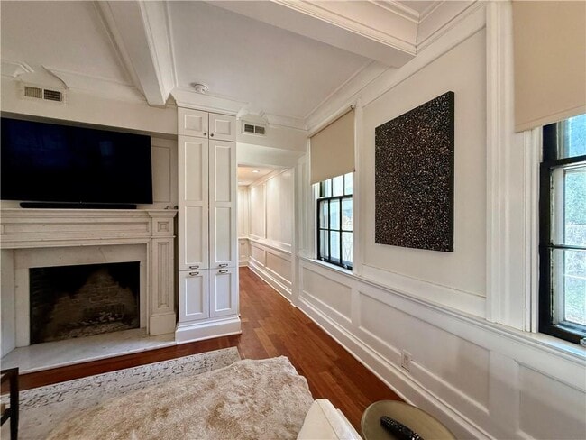 Building Photo - 367 Benefit St