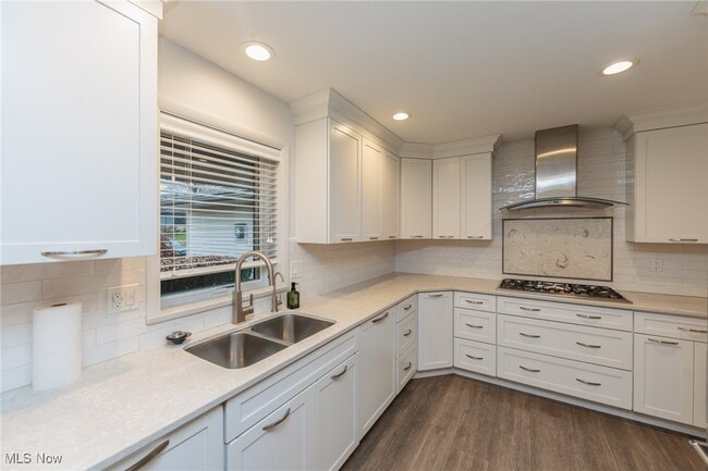 Building Photo - 2500 Deborah Dr