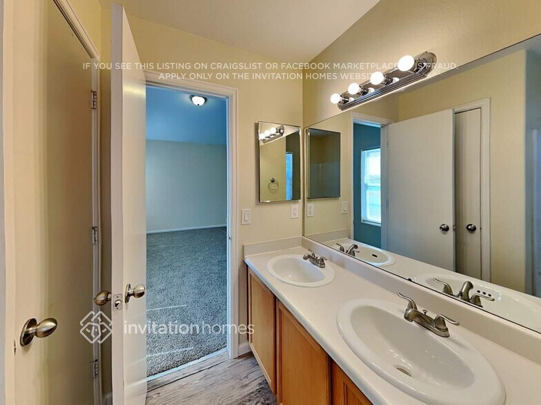 Building Photo - 1245 Lords Hill Dr