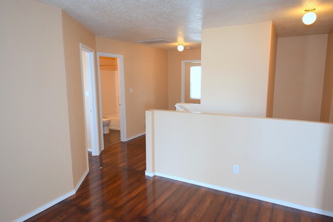 Building Photo - Great 2 Story, 4 bedroom Home.