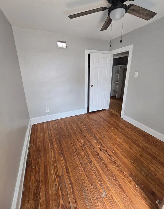 Building Photo - Charming 3-Bedroom, 1-Bathroom Home