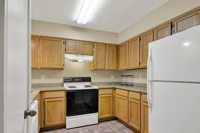 Building Photo - 2203 Place Rebecca Ln