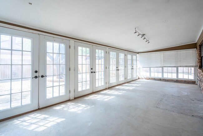 Building Photo - 4503 Westminister Dr