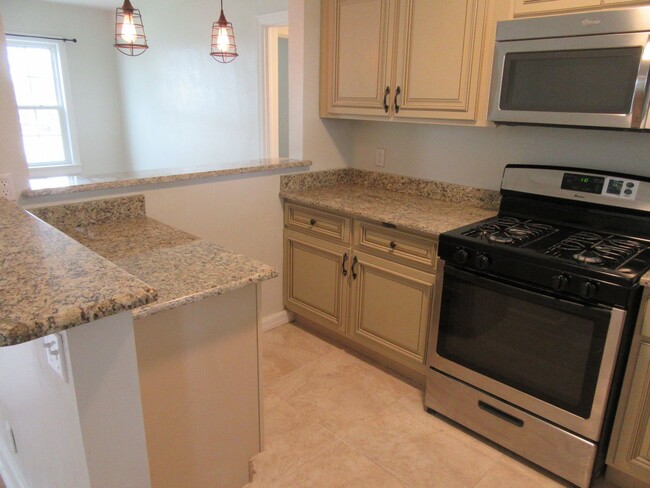 Building Photo - 409 S Palo Alto Ave